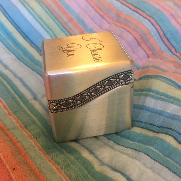 Silver tone ring box. - Picture 5 of 7